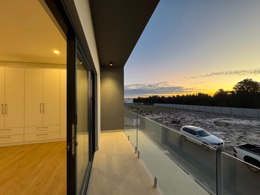 4 Bedroom Property for Sale in Sandown Western Cape